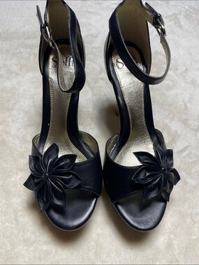 Sofft Black Floral Ankle-Strap Heels Size 9 M